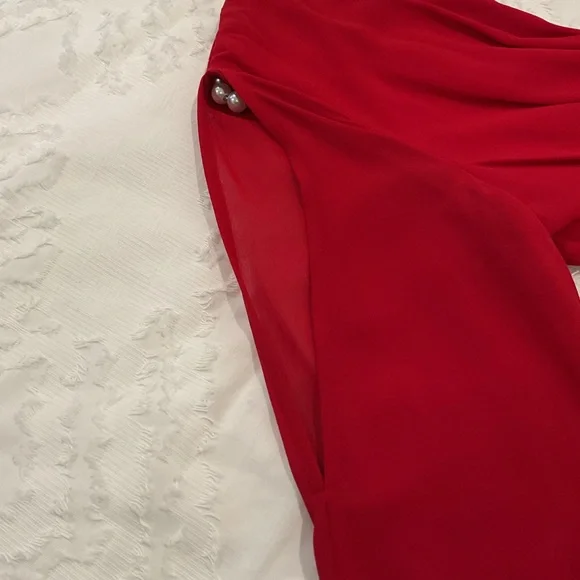 🔴YA LOS ANGELES RED V NECK DRESS🔴 - Picture 6 of 11